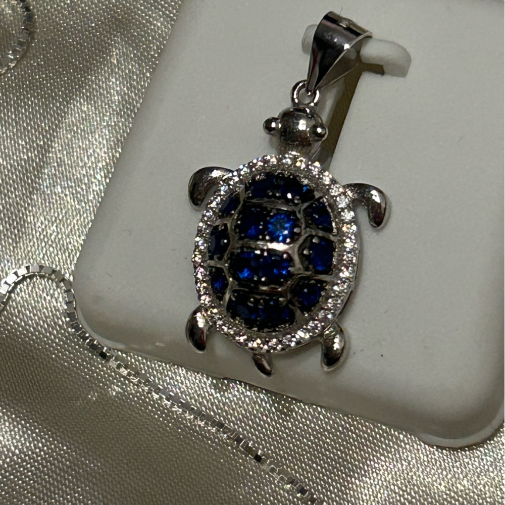 Elegant Sterling Silver Blue Turtle Pendant with Necklace